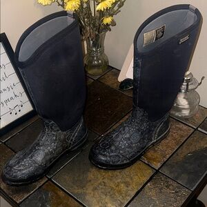 Bogs Dark Gray Floral Winter Boots